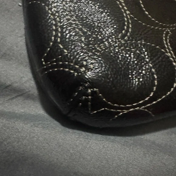 Coach Signature Poppy C  Black Wristlet….EUC - Picture 6 of 7